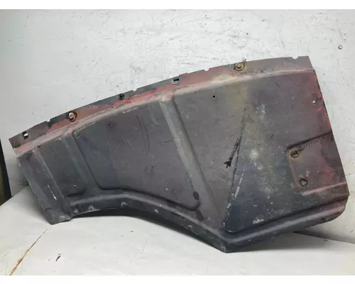 Mack CH Fender, Inner