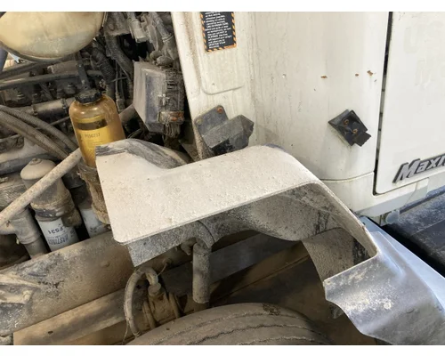 Mack CH Fender, Inner