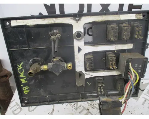 Mack CL700 Dash Assembly
