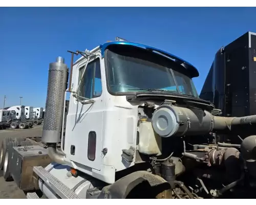 Mack CL713 Cab