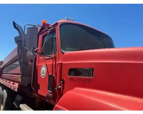 Mack CL713 Cab