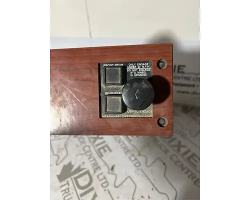 Mack CL713 Dash Assembly