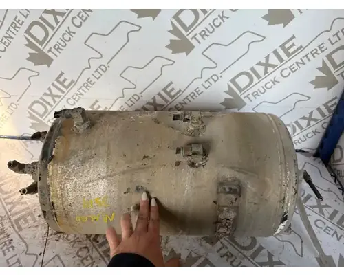 Mack CL733 Air Tank