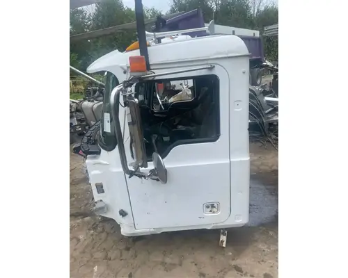 Mack CL733 Cab
