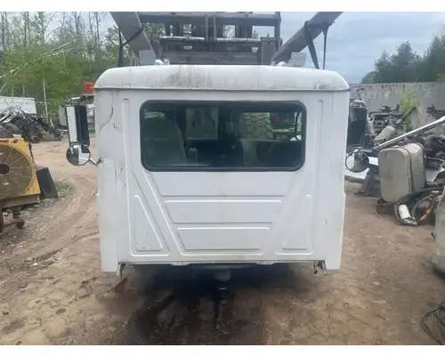Mack CL733 Cab
