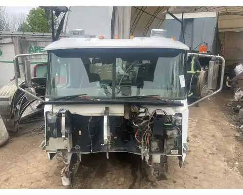 Mack CL733 Cab