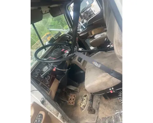 Mack CL733 Cab
