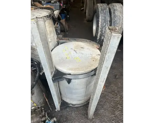 Mack CL733 Fuel Tank