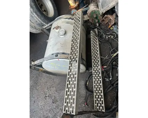 Mack CL733 Fuel Tank