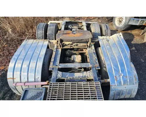 Mack CRD93 Cutoff