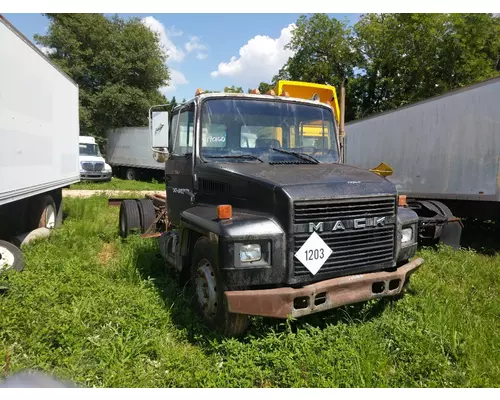 Mack CS250P Air Cleaner