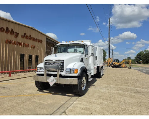 Mack CV700 SERIES Complete Vehicle
