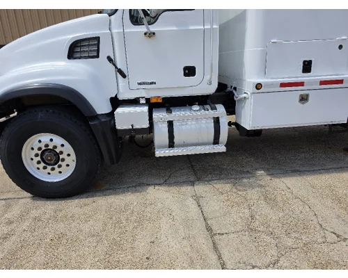 Mack CV700 SERIES Complete Vehicle