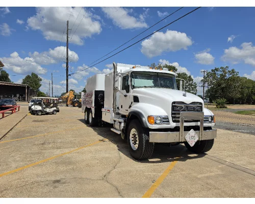 Mack CV700 SERIES Complete Vehicle