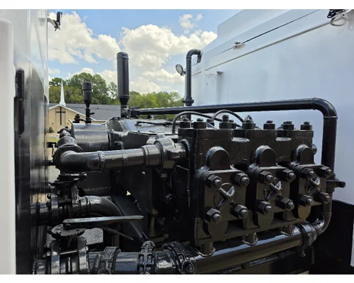 Mack CV700 SERIES Complete Vehicle