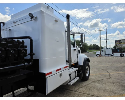 Mack CV700 SERIES Complete Vehicle