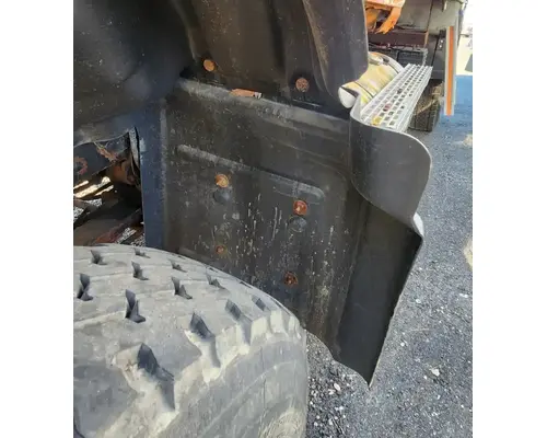 Mack CV712 Granite Fender Extension