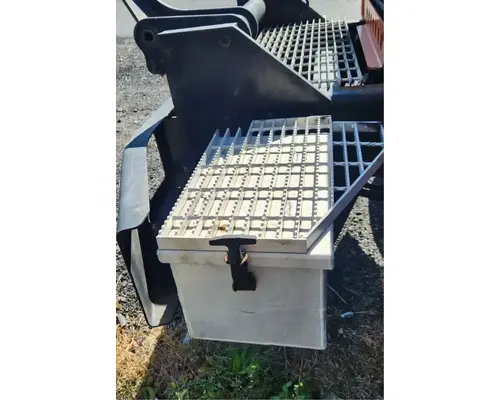 Mack CV712 Granite Tool Box