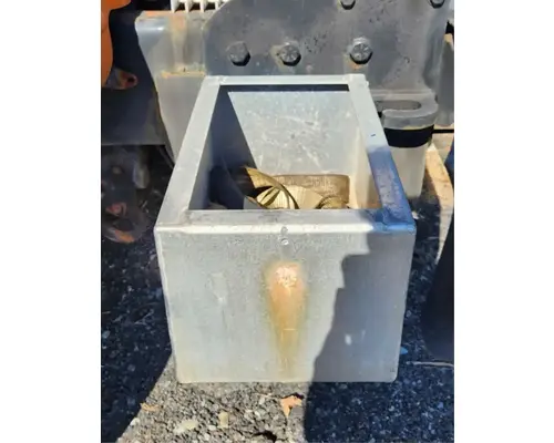 Mack CV712 Granite Tool Box