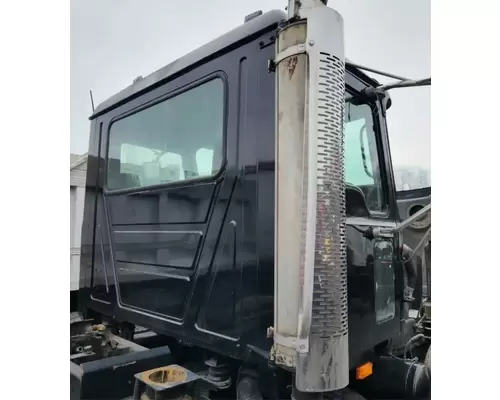 Mack CV713 Granite Cab