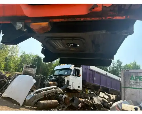 Mack CV713 Granite Cab