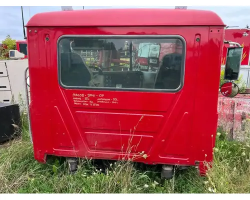 Mack CV713 Granite Cab