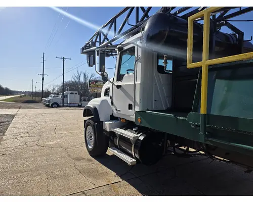 Mack CV713 Complete Vehicle