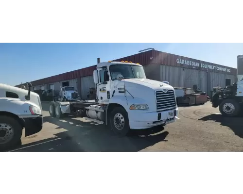 Mack CX613 Vision Cab