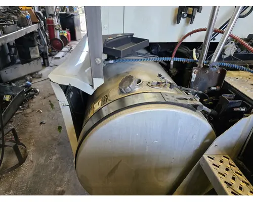 Mack CXN613 Fuel Tank