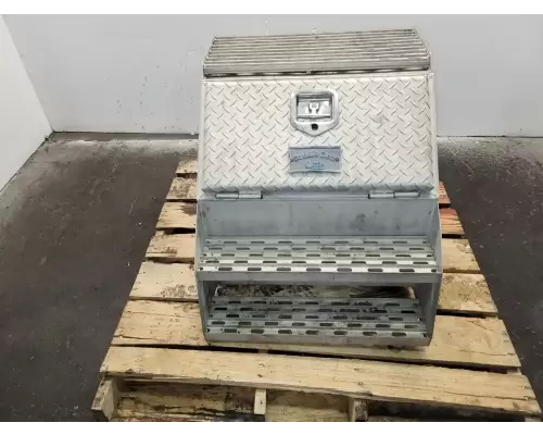 Mack CXN613 Tool Box