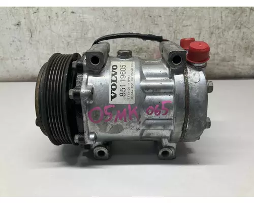 Mack CXN Air Conditioner Compressor