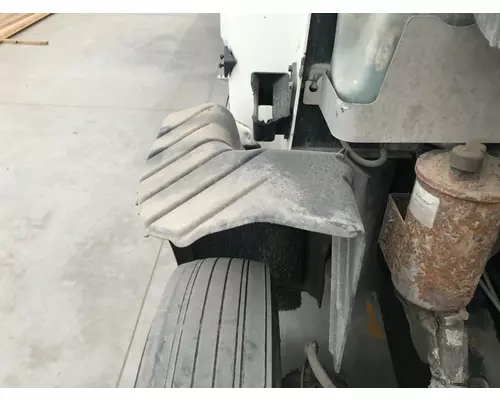 Mack CXN Fender