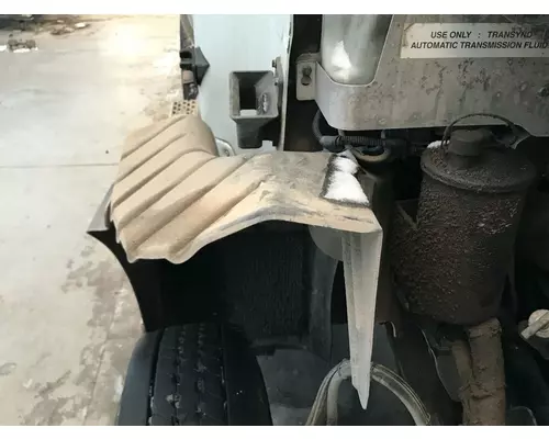 Mack CXN Fender