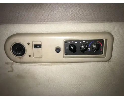 Mack CXN Sleeper Controls