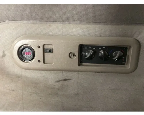 Mack CXN Sleeper Controls