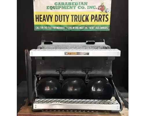 Mack CXU612 Battery Box