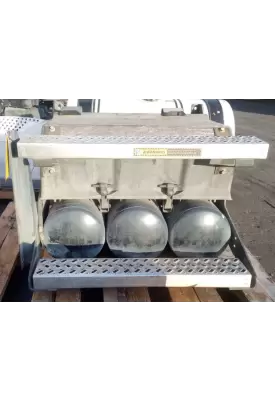 Mack CXU612 Battery Box