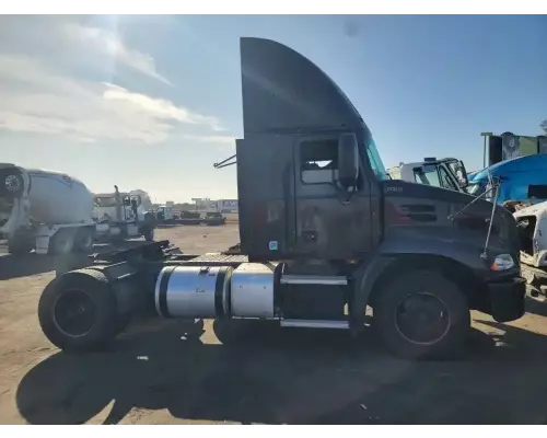 Mack CXU612 Cab