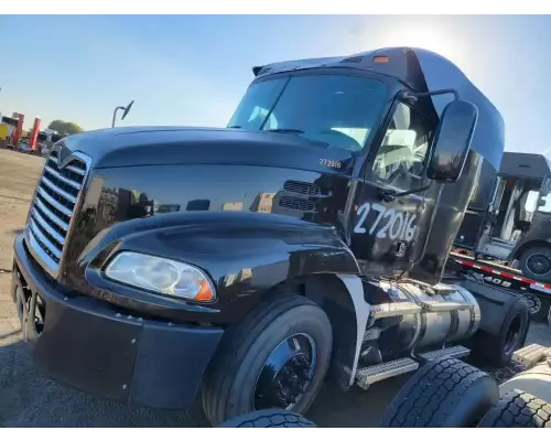 Mack CXU612 Cab