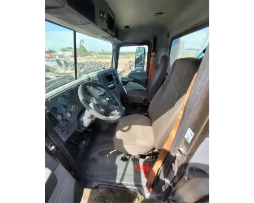 Mack CXU612 Cab