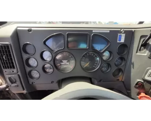 Mack CXU612 Cab