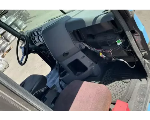 Mack CXU612 Cab