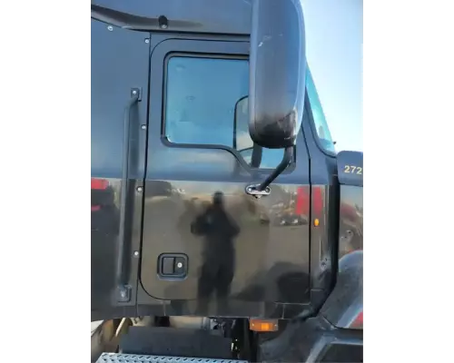 Mack CXU612 Door Assembly, Front