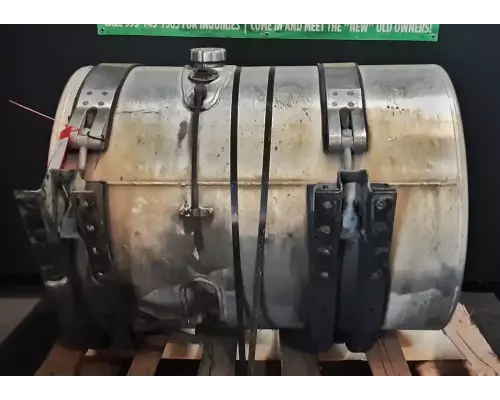 Mack CXU612 Fuel Tank