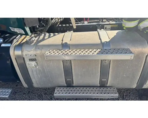 Mack CXU612 Fuel Tank