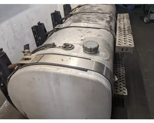 Mack CXU612 Fuel Tank