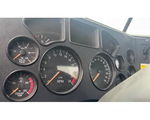 Mack CXU612 Instrument Cluster