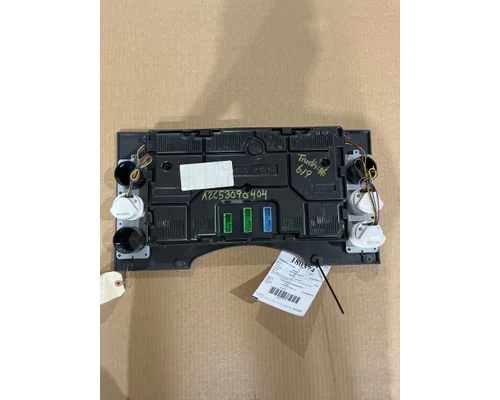 Mack CXU612 Instrument Cluster