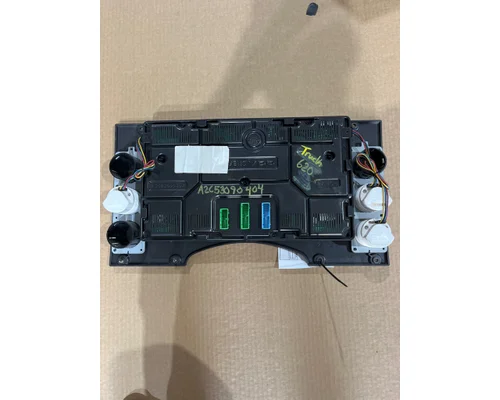 Mack CXU612 Instrument Cluster