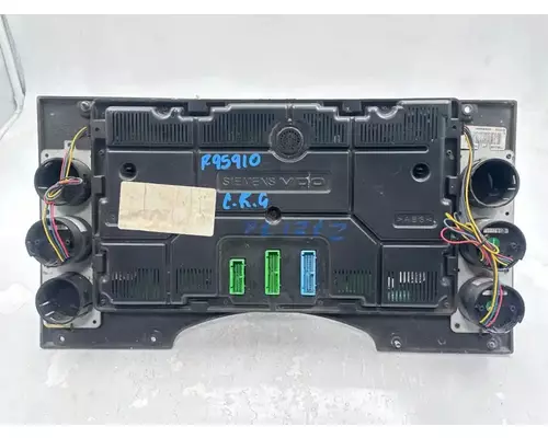 Mack CXU612 Instrument Cluster